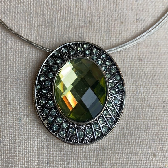 3 Strand Choker Statement Necklace with Oval embellished pendant - Picture 2 of 3